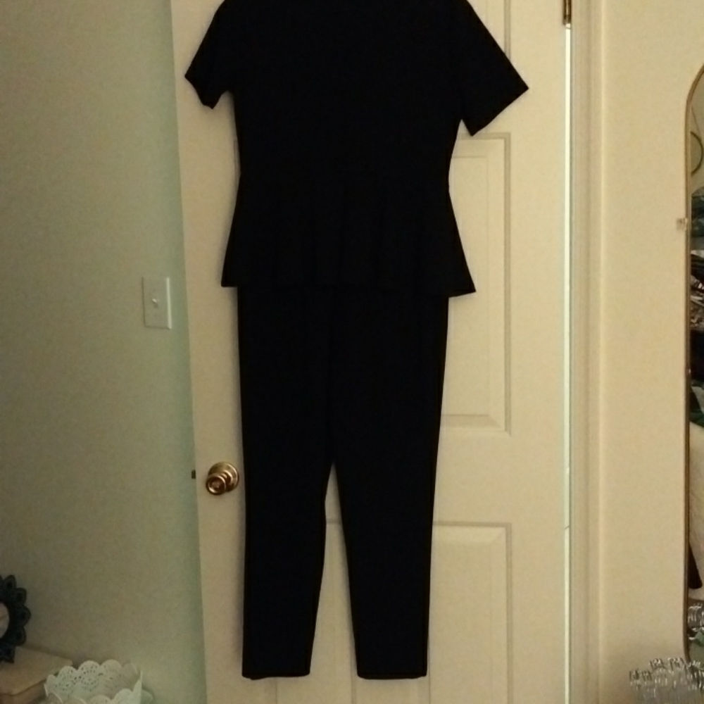 XL Black Zip Peplum jumpsuit. - Picture 8 of 8